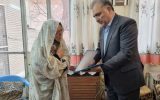 دیدار و تجلیل سرپرست بانک دی از مادر شهید والامقام حمیدرضا زارع